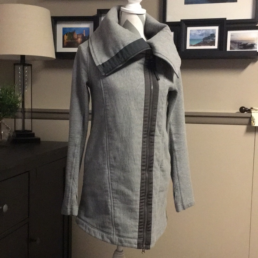 LULULEMON Virasana Blanket Wrap, Heathered Gray/Silver Spoon, Size 6